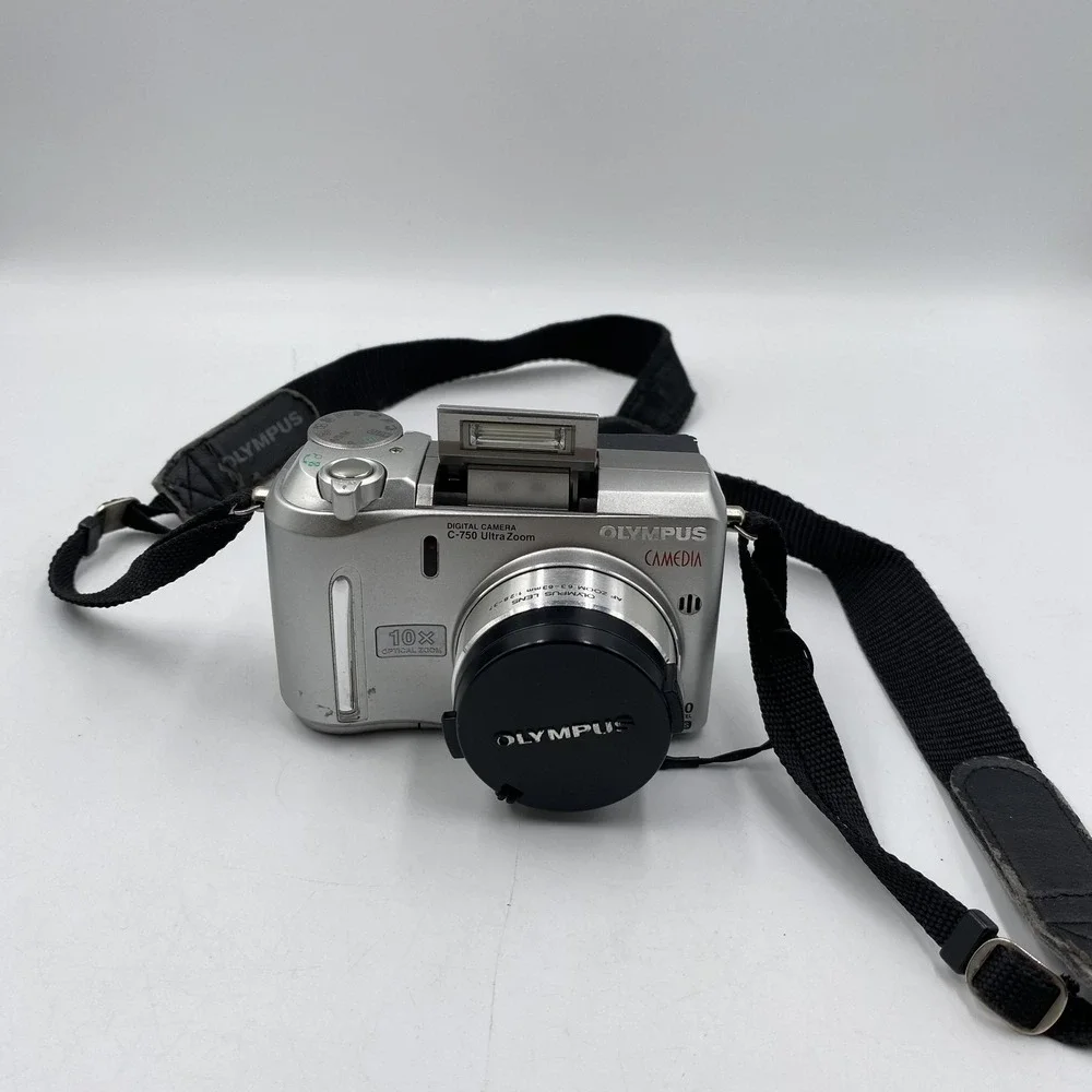 Vintage Olympus Camedia C-750 Ultra Zoom 4MP‎ Digital Camera 10x Optical Zoom